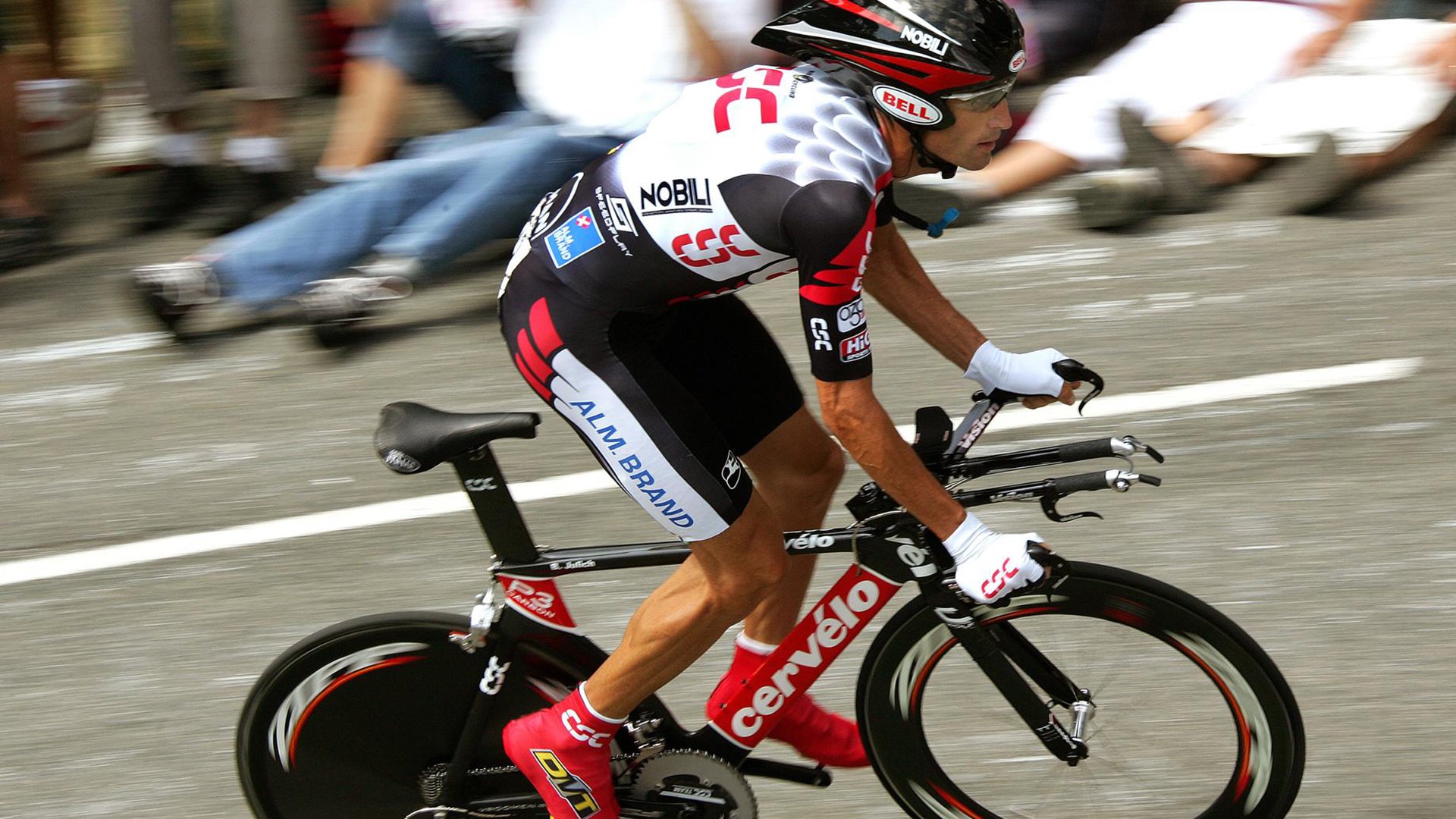 世界足球联动：各大联赛的互动景象，足球世界联赛模式攻略